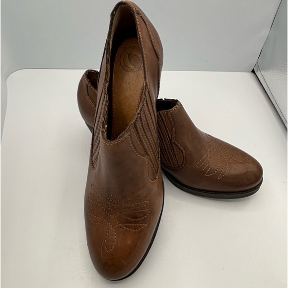 New Nurture Brown Heeled Booties size 8 1/2 - Picture 3 of 6